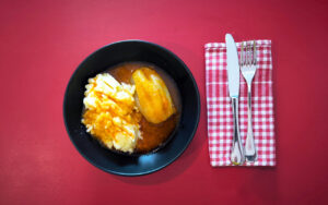 Punjene paprike – recept bez zaprške, s domaćim umakom